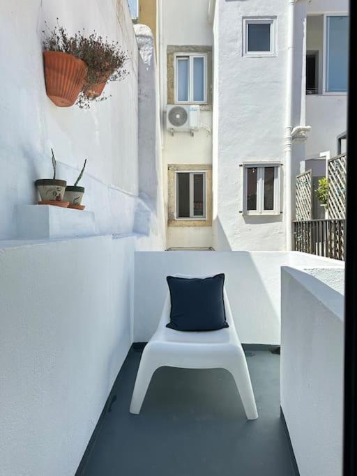 Duplex Lx Factory 2 Bedroom - Patio - Free Parking Lisboa Exteriér fotografie